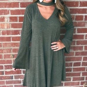 NWT! Hunter Green Kori Choker Bell Sleeve Dress